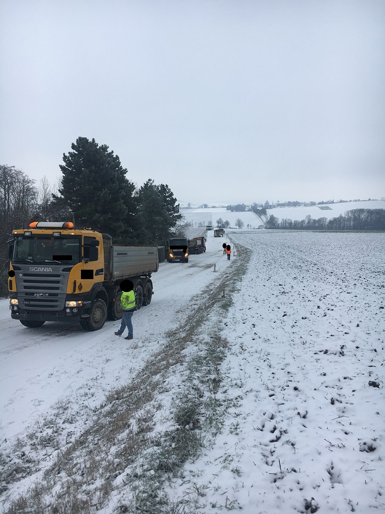 PKW und LKW Bergung