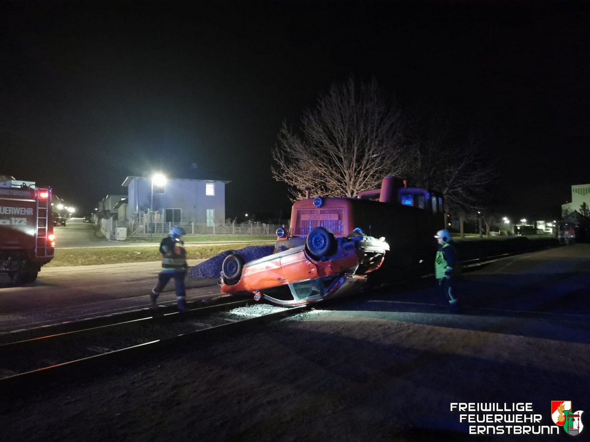 Verkehrsunfall PKW gegen Verschublok
