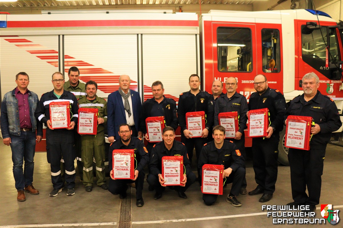 Übergabe Einsatzmappen