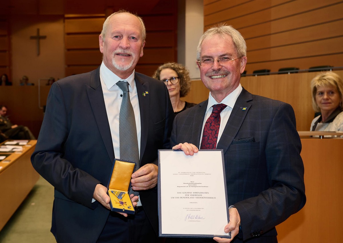 Goldenes Ehrenzeichen für Horst Gangl