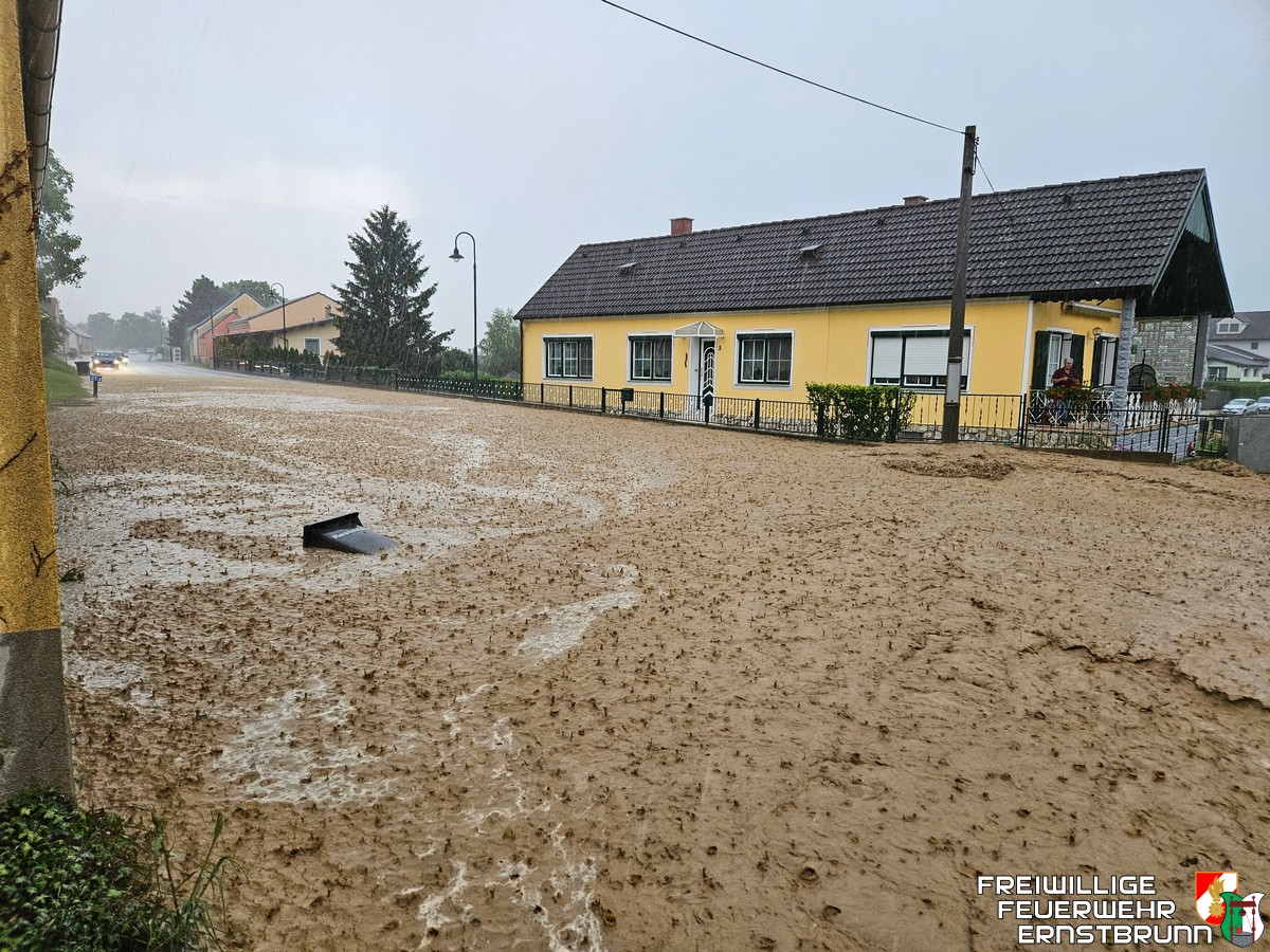 Hochwasser nach Unwetter in Gebmanns