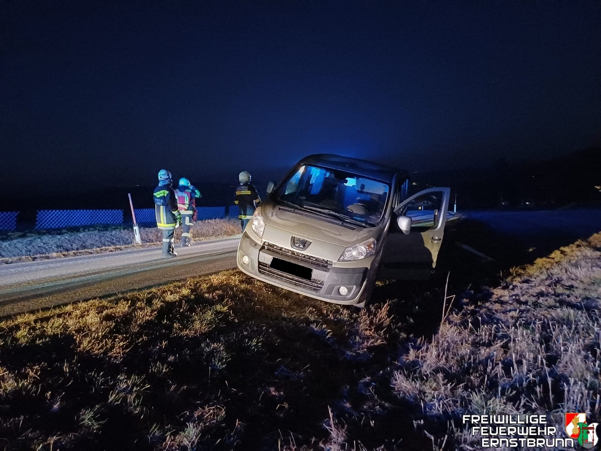 PKW Bergung auf der L3086 vor Klement