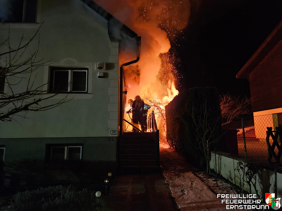 Wohnhausbrand fordert ein Menschenleben
