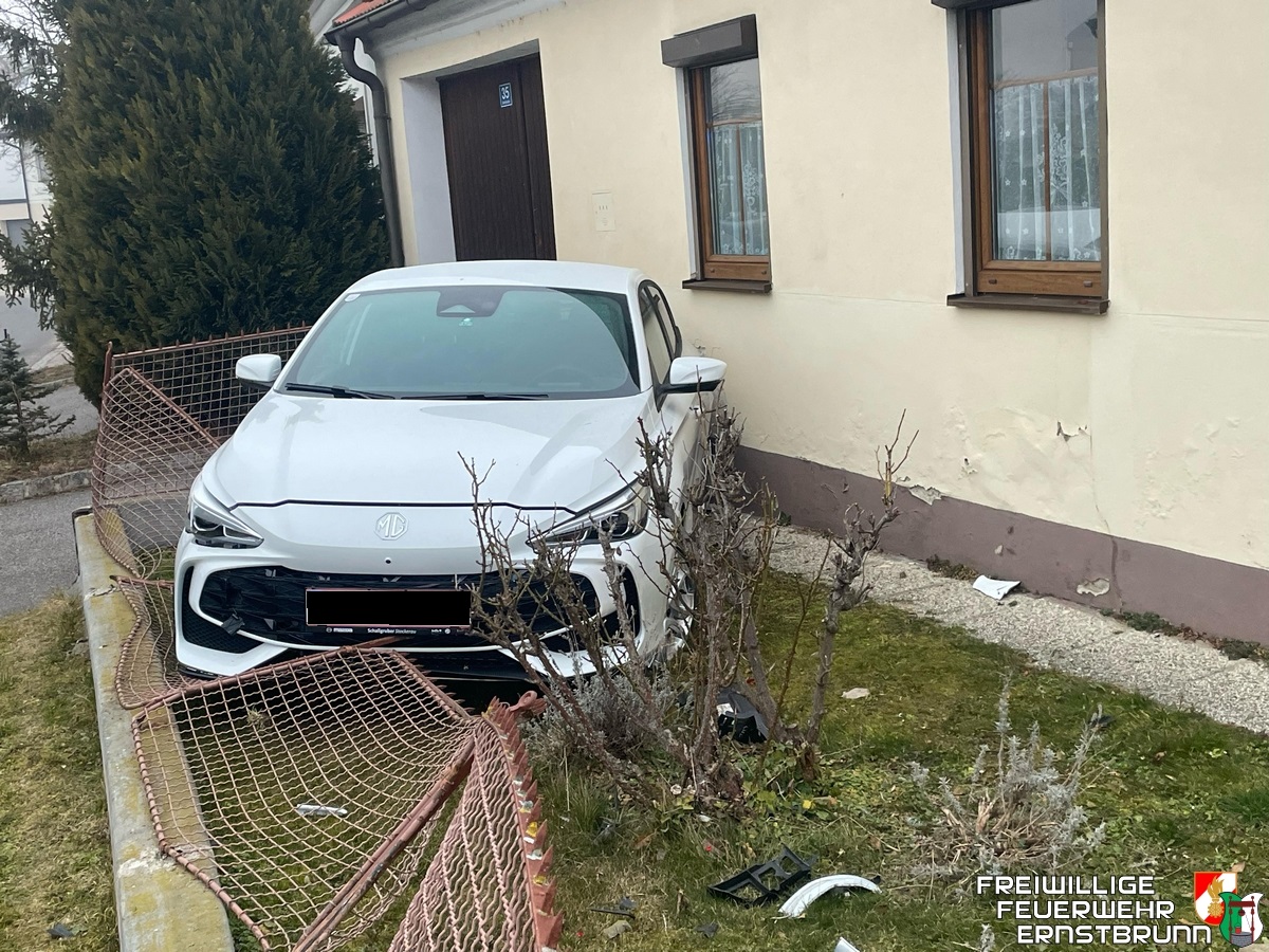 PKW-Bergung aus Vorgarten