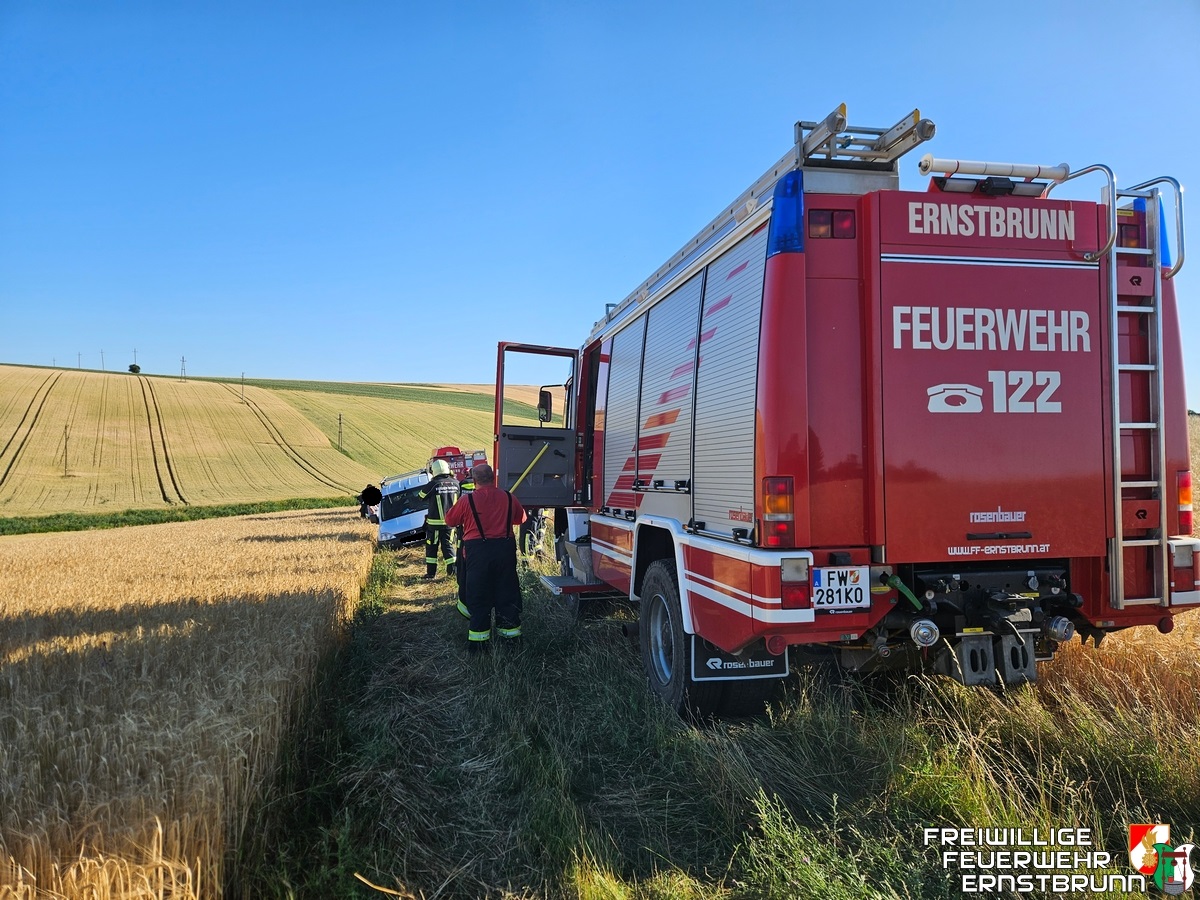 Zweifache PKW Bergung auf Feldweg