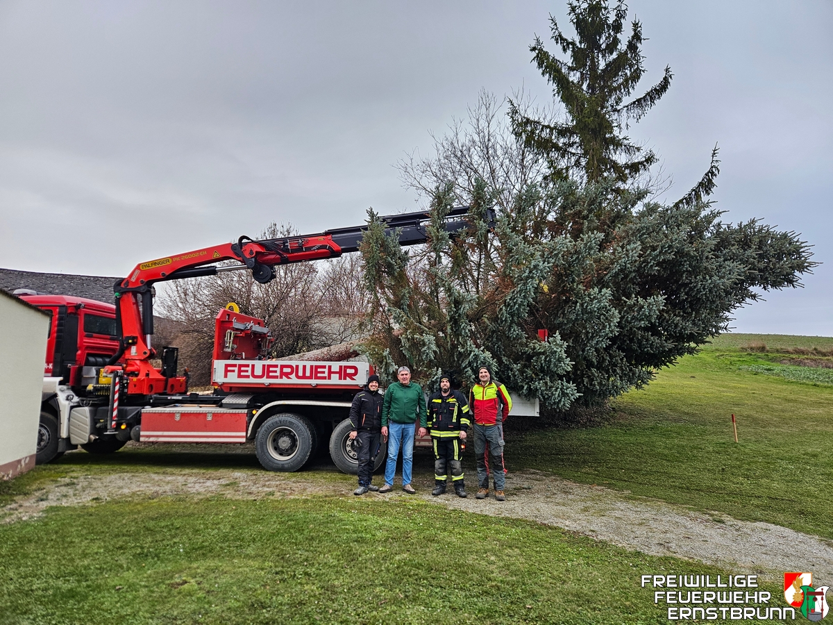 Christbaum für die Feuerwehrzentrale