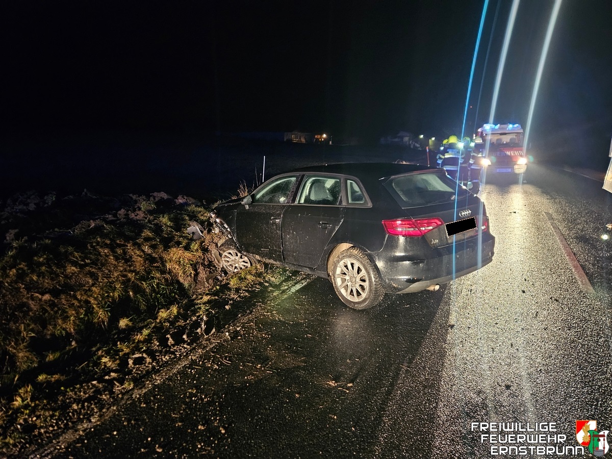 Fahrzeugbergung bei Naglern in den frühen Morgenstunden