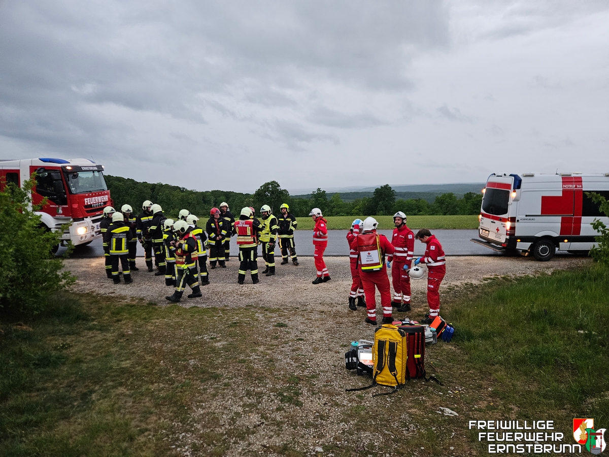 Gemeinsame Einsatzübung bei Starkregen und Dunkelheit